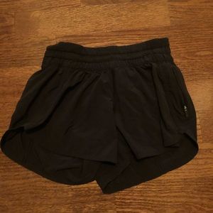 BLACK LULULEMON TRACKER SHORTS